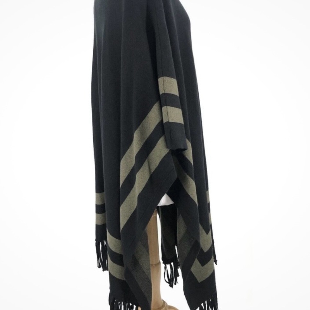 Bailey/44 Open Front Cape/Shawl/Poncho - Picture 4 of 6